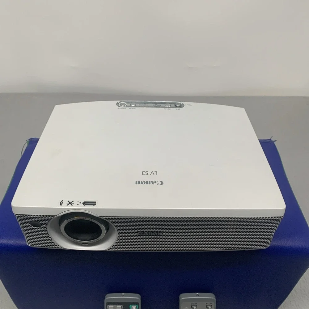 Canon LV S3 LCD Projector Zoom Lens 18.3-21.9mm F1.6-1.8 Presentation Remote